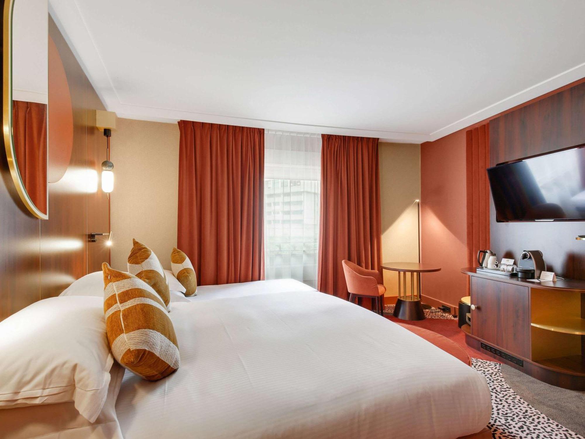 Nest Paris La Defense - Mgallery Пюто Екстер'єр фото A room at the hotel