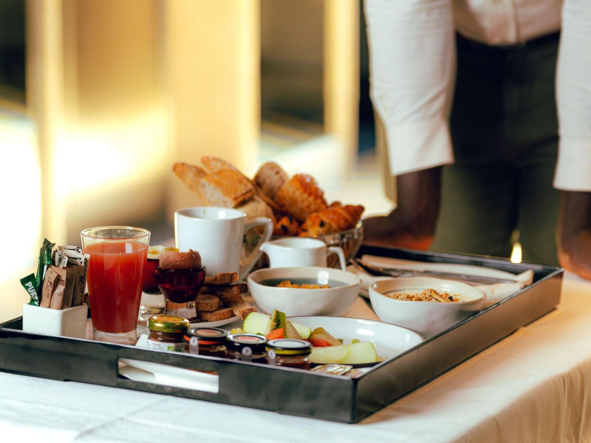 Nest Paris La Defense - Mgallery Пюто Екстер'єр фото Room service